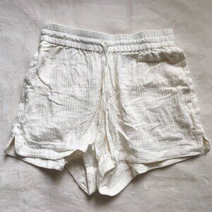 H&M Cotton Crinkled Drawstring Shorts in White | Size S